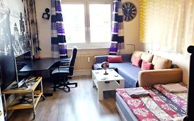 Cozy Trendy Spacious Room In Green Area 12 Min. Near To The Center Alexanderplatz